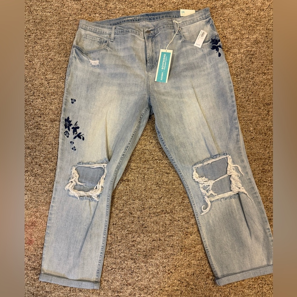 MWT Old Navy Distressed Boyfriend Jeans